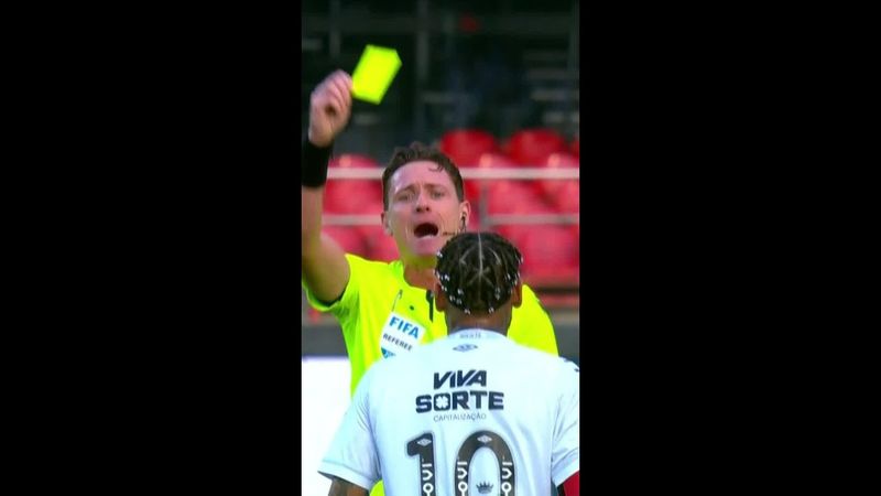 Neymar recebe cartão amarelo contra o Vasco e desfalcará o Santos contra o Bahia