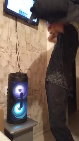 Алиса мочит😂