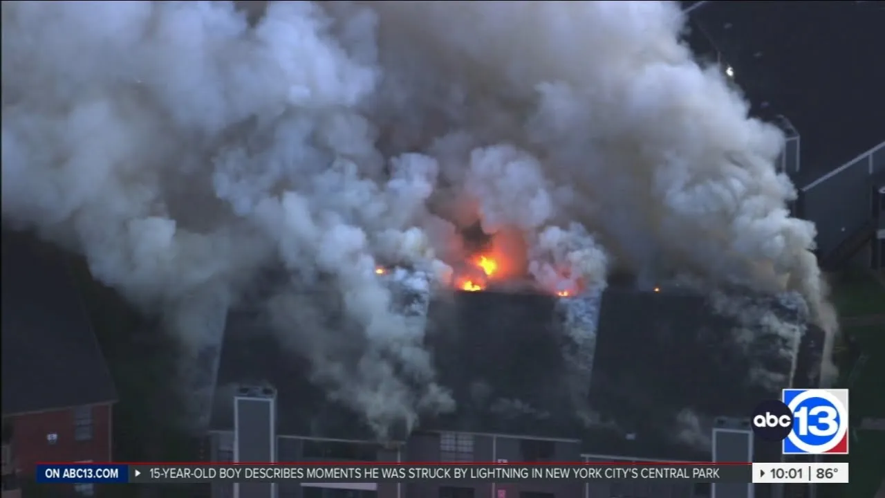 Several apartment units damaged in fire in southwest Houston, HFD says