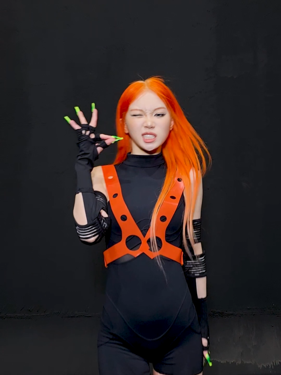 이빨 사이 낀 SPAGHETTI🍝 #LE_SSERAFIM #르세라핌  #KIMCHAEWON  #EAT_IT_UP_SPAGHE...