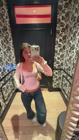 shopping!!!!!!🛍️🛍️🛍️