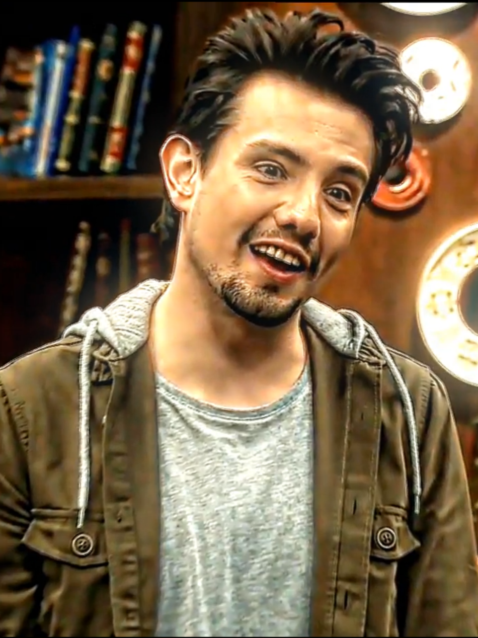 امیر کاظمی جزو هنرپیشه های مورد علاقمه انقدر که این آدم عزیز و دوست د...