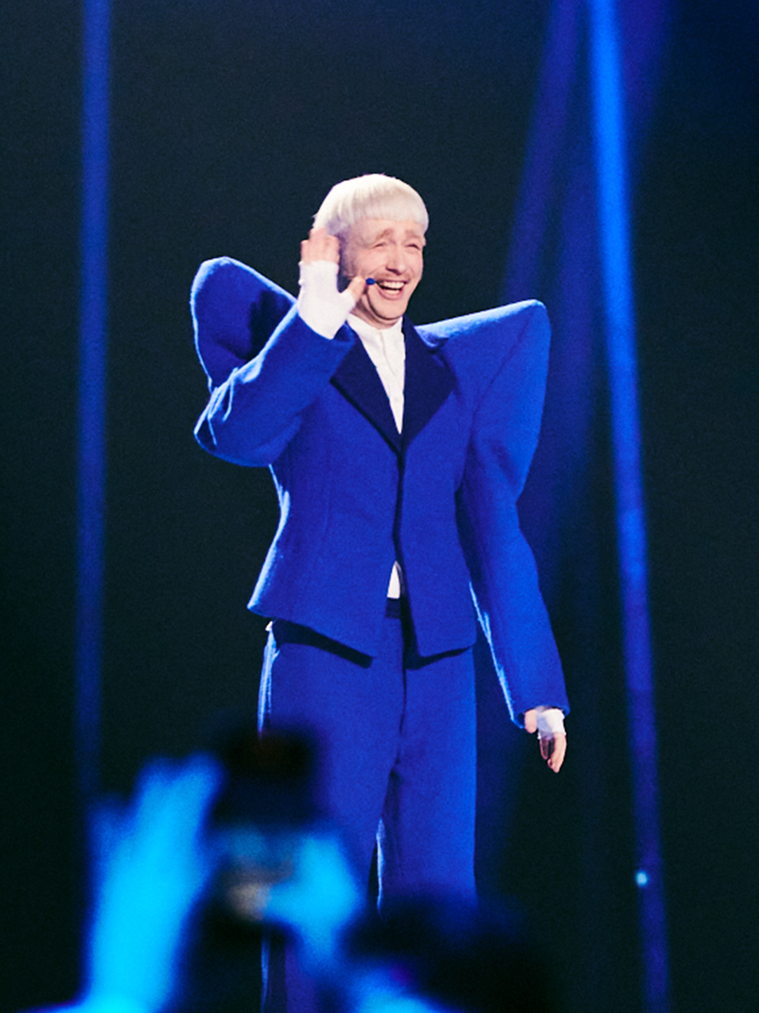 Welkom in Europa! @joostklein brings us all together for his performa...