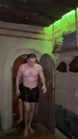 Литвин ОКУНАЕТСЯ В ХОЛОДНУЮ ВОДУ #litvin #litenergy #fyp #viral #elbr...