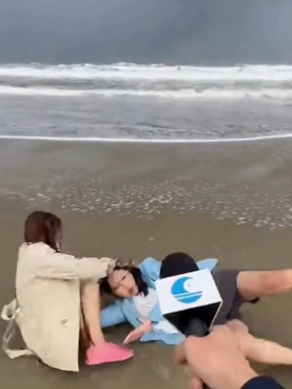 women fighting during interviews