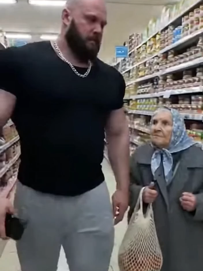 Самый вежливый Халк в мире 😂  — Тебя выключить? ... Ой, извините! 😂 П...