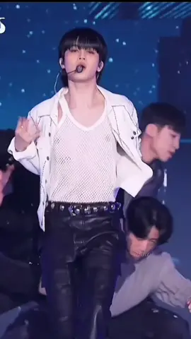 Jimin was born to be an artist. 😊 "She's saying, "Baby, 생각하지 마" There...